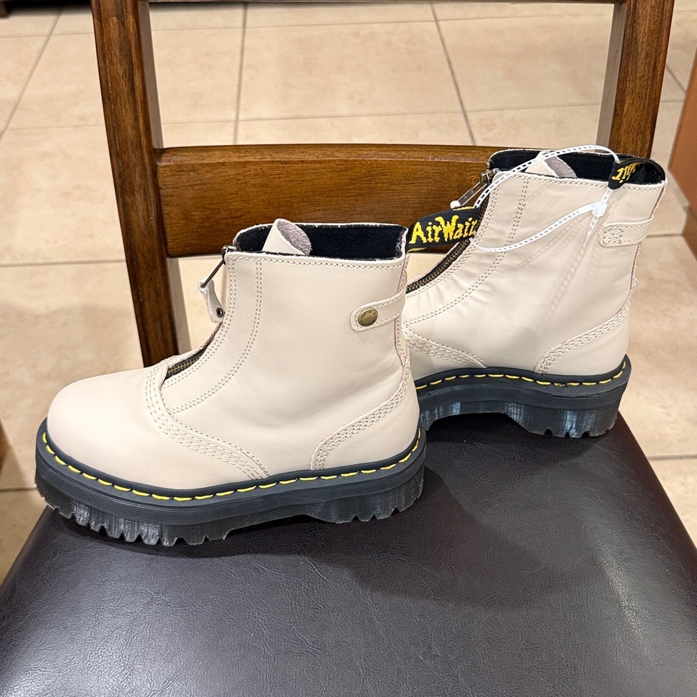 Dr. Martens Jetta Zipped Leather Platform Zip-Up Boots Vintage Taupe Size 6 - Picture 5 of 7